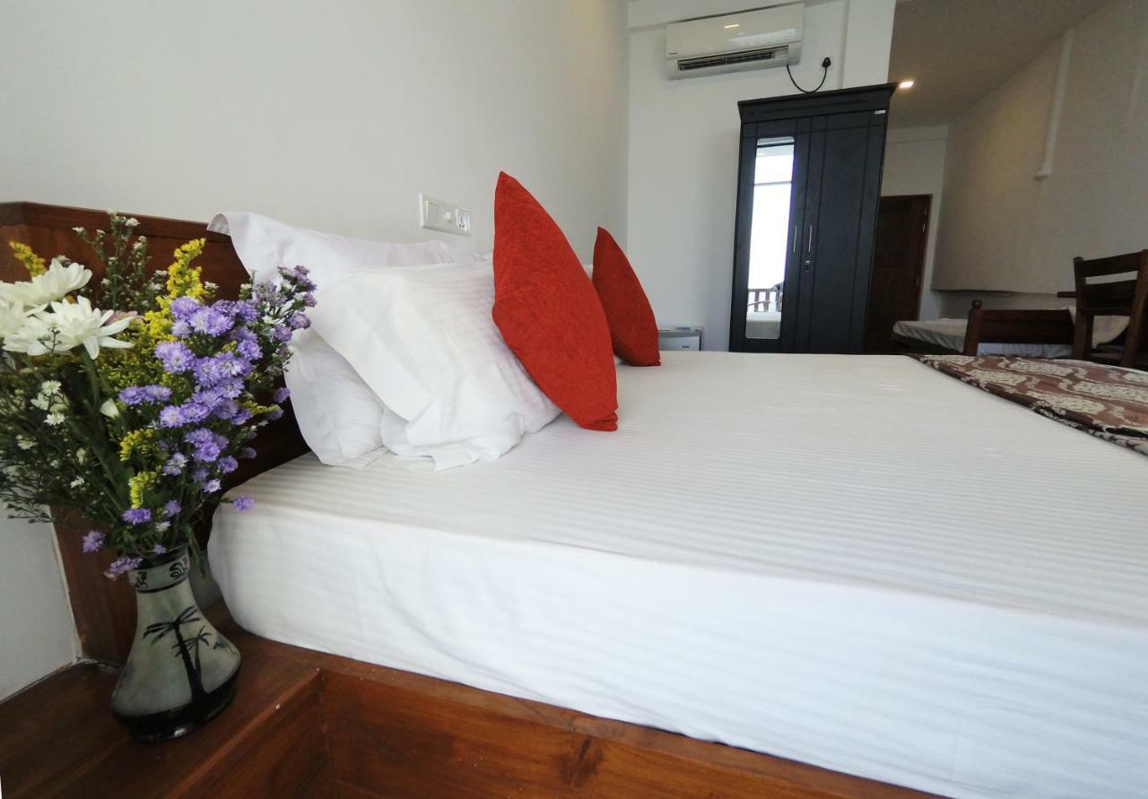 Wave Beach Resort Unawatuna Eksteriør billede